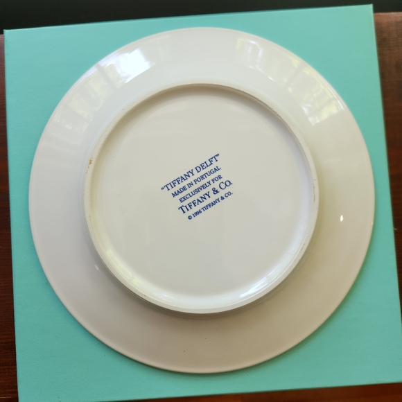 Tiffany & Co. 1996 Delft Salad Dessert Plate - Picture 5 of 6